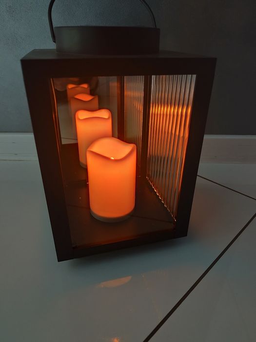 Znicz, latarnia fotowoltaiczna, solarna