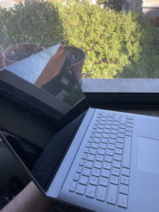 Surface Book 2 | 13.5" só hoje