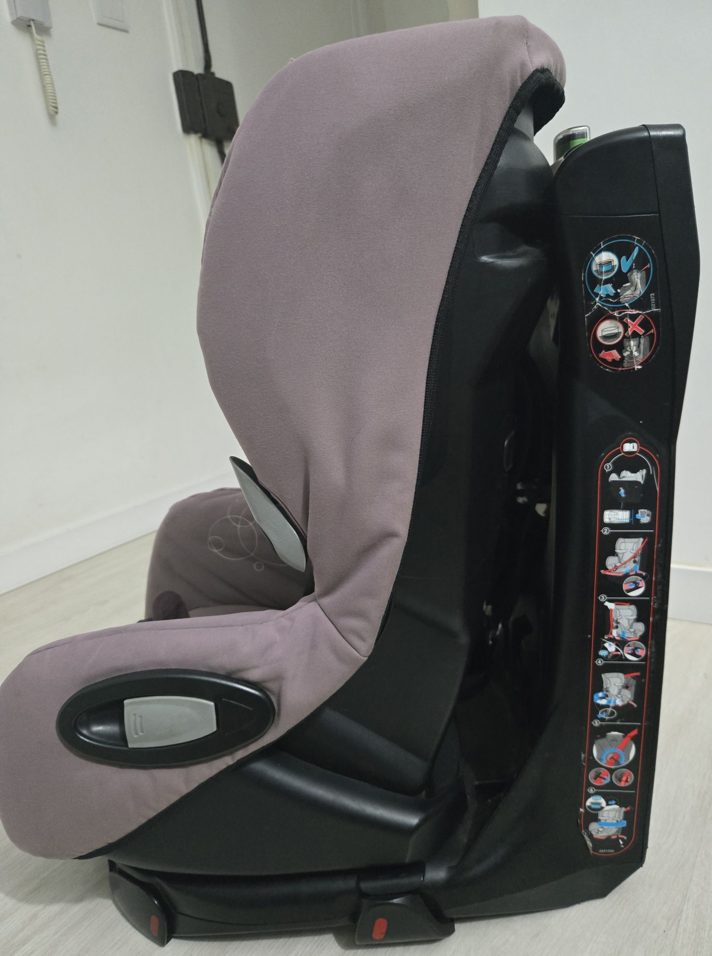 Cadeira auto BebeConfort AXIS Grupo 1  (9-18kg)