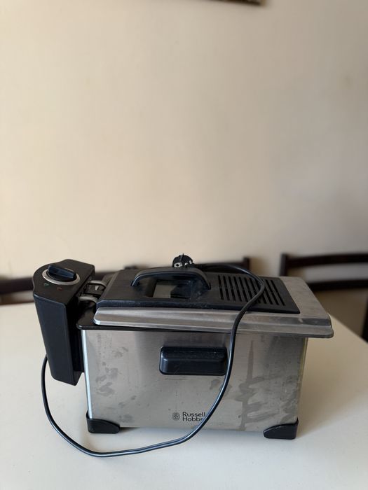 Фритюрница russell hobbs