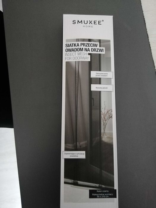Siatka na drzwi przeciw owada