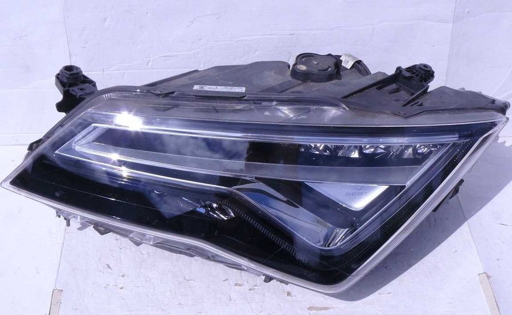 SEAT ATECA Lampa przednia lewa Full LED