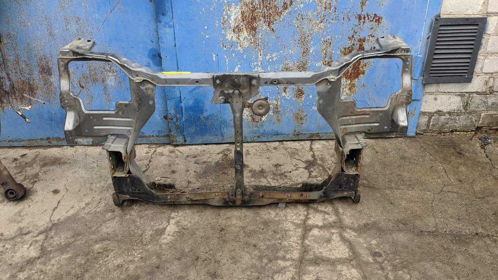 X-TRAIL T30 Передня панель, телевізор, окуляр, супорт радіаторів, шрот