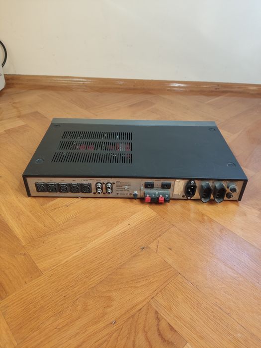 Wzmacniacz hybrydowy hi end