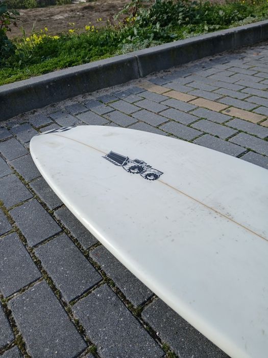 Surfboard Fish Tail 5'9 JS Industries