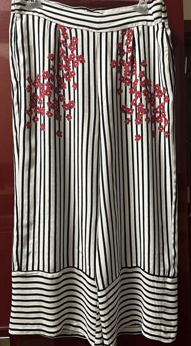 Kuloty Zara  w paski z kwiatami wiśni  roz. S