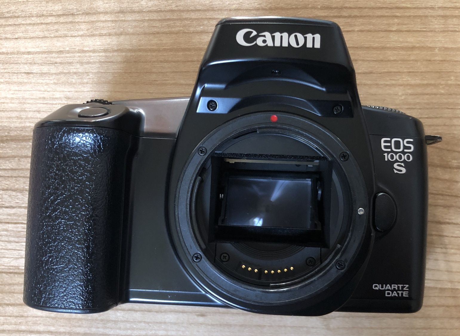 Canon EOS 1000S плівка