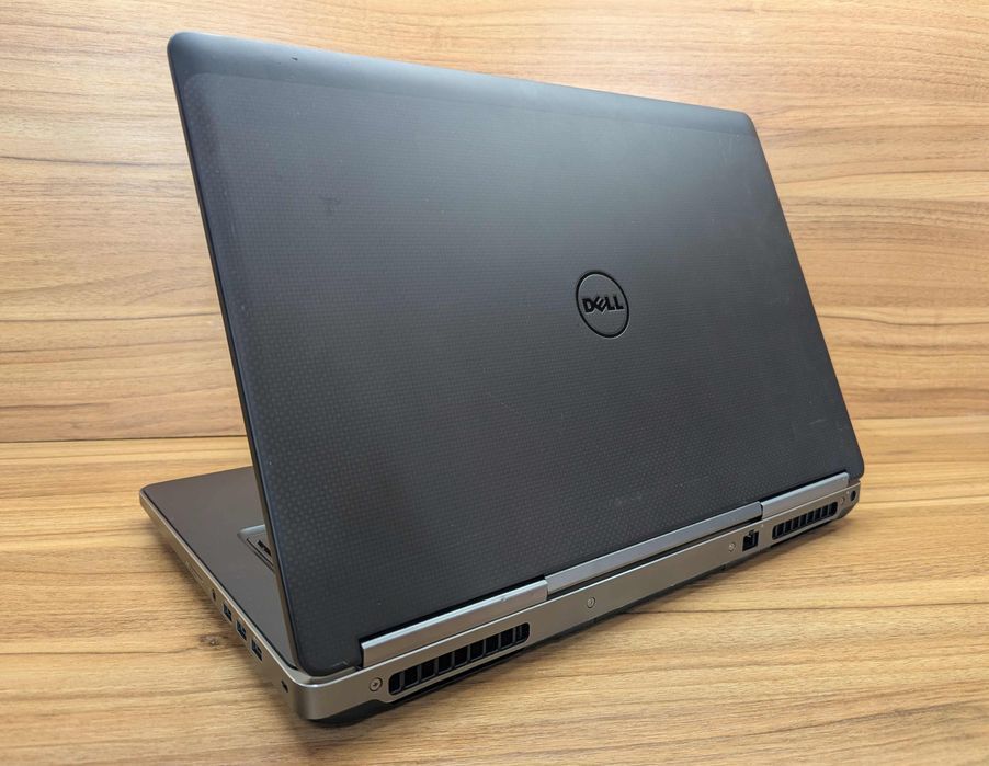 374/Dell Precision 7720/17,3"/I7-7820HQ/512GB SSD/RAM 32GB/P4000 8GB