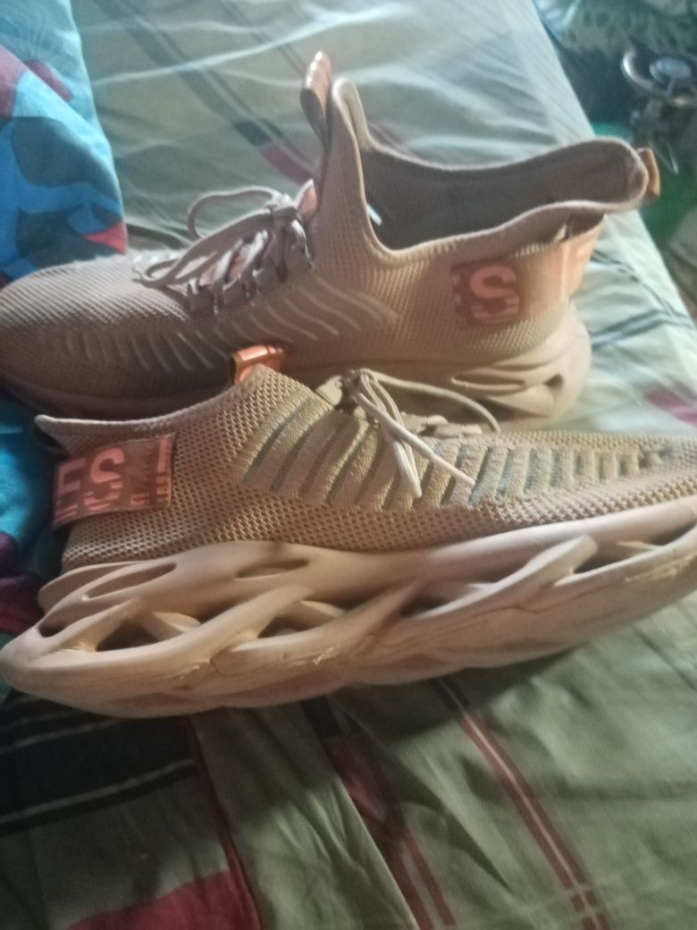 Sprzedam buty sportowe
