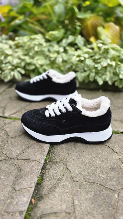 Жіночі зимові кросівки