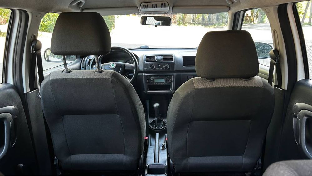 Skoda Fabia 1,6 TDI 2011 год ШКОДА ФАБИЯ