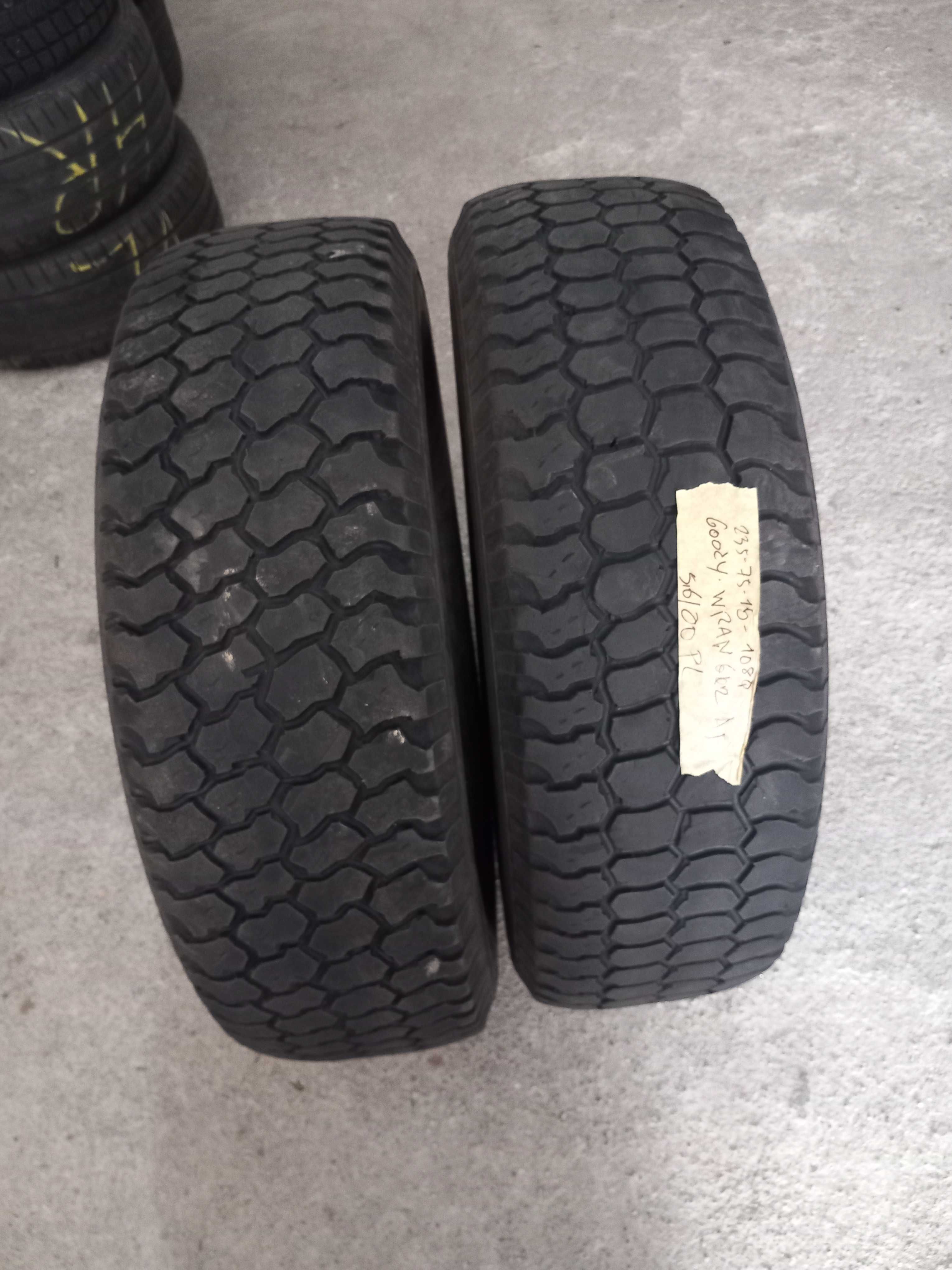 4 Pneus 235/75R15 4x4 Bridgestone e Goodyear