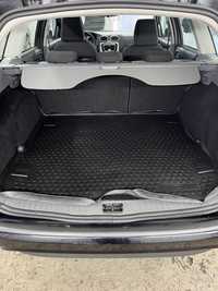 Гумовий килимок в багажник Ford Focus коврик в багажник