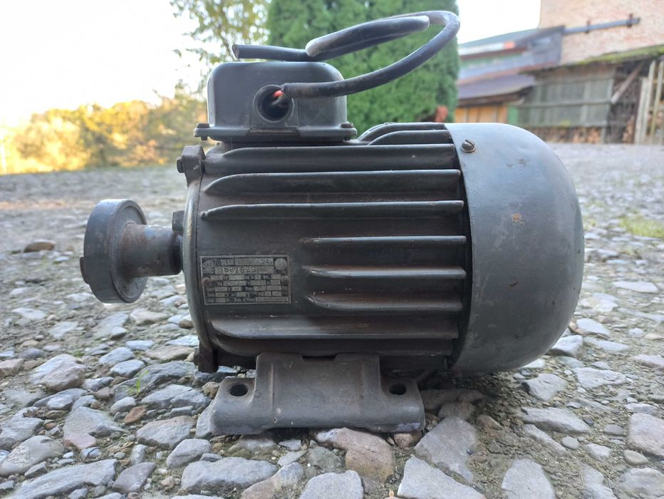 Silnik elektryczny 1,5kW 1420 obr/min 3fazowy Tamel SZJe 24a