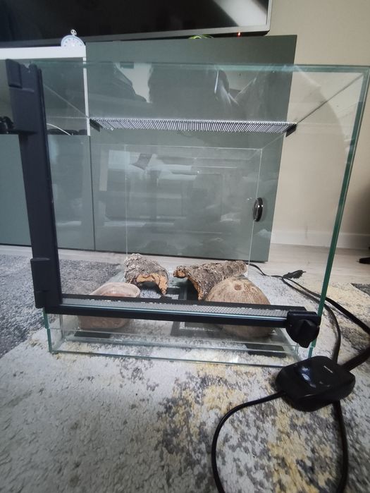 Terrarium 30x30x30 z matą grzewczą ze sterownikiem i dodatkami