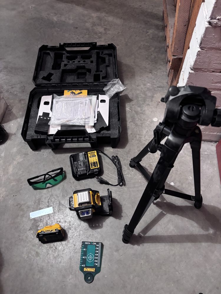 Zestaw laserowy DEWALT DCE089D1G-QW 12V XR GREEN + statyw + akcesoria