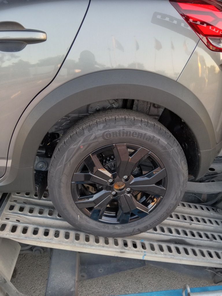Dacia Sandero friso/aba roda traseiro/Esq. Novo