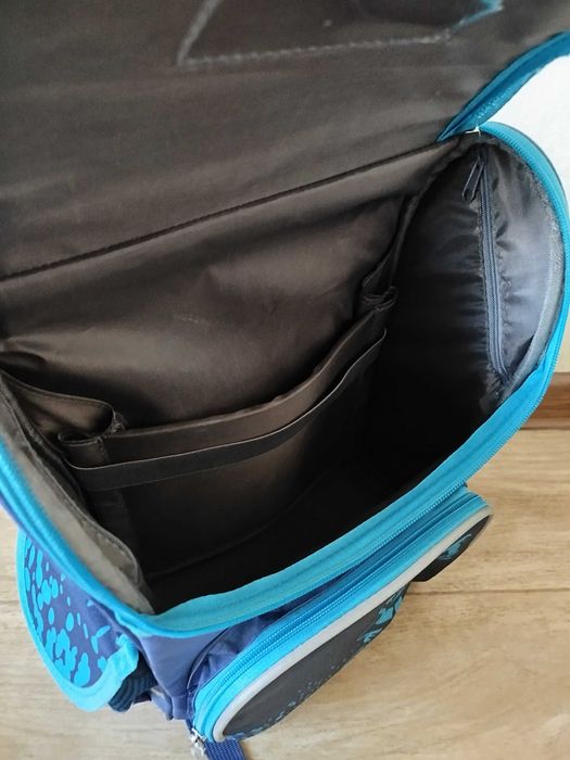 Рюкзак школьный.(портфель).