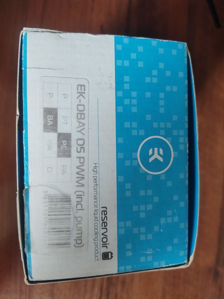 Продам комбо резервуар  EKWB