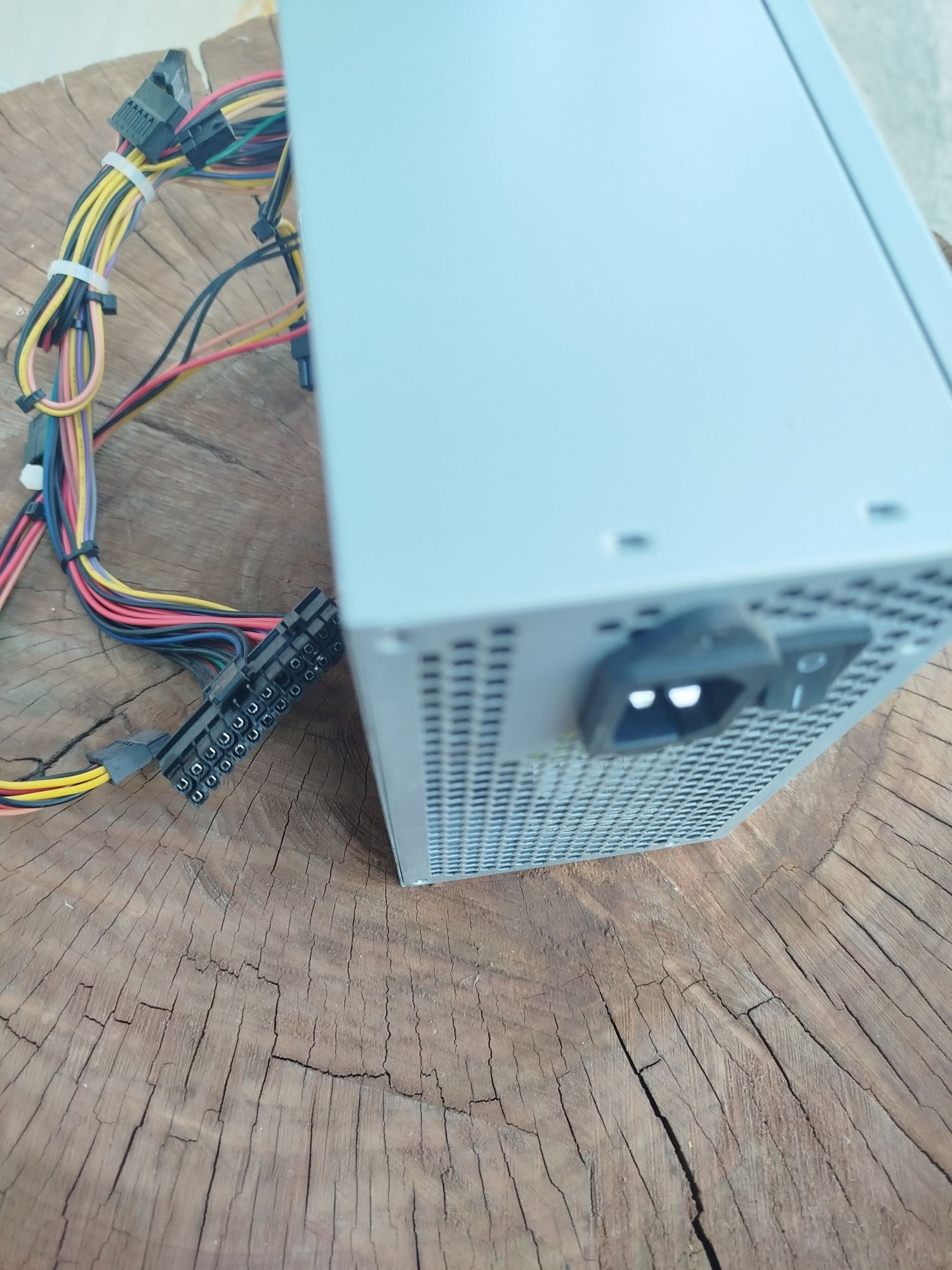 Sprzedam zasilacz komputerowy Logic 400W