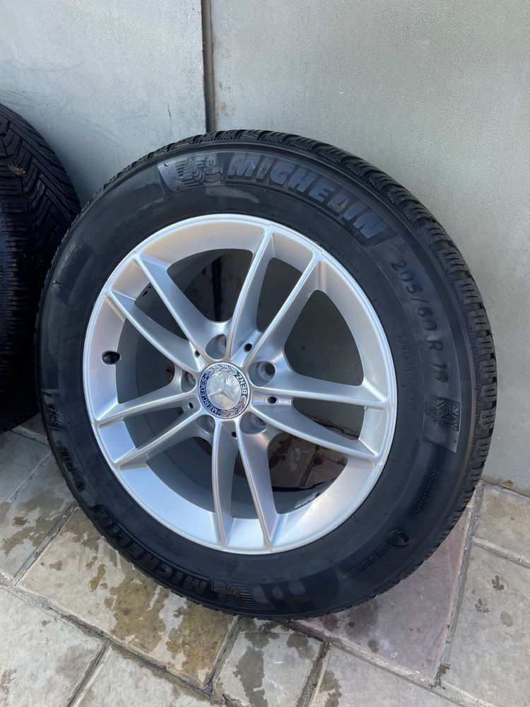 Диски з шинами Mersedes 205/60 r16
