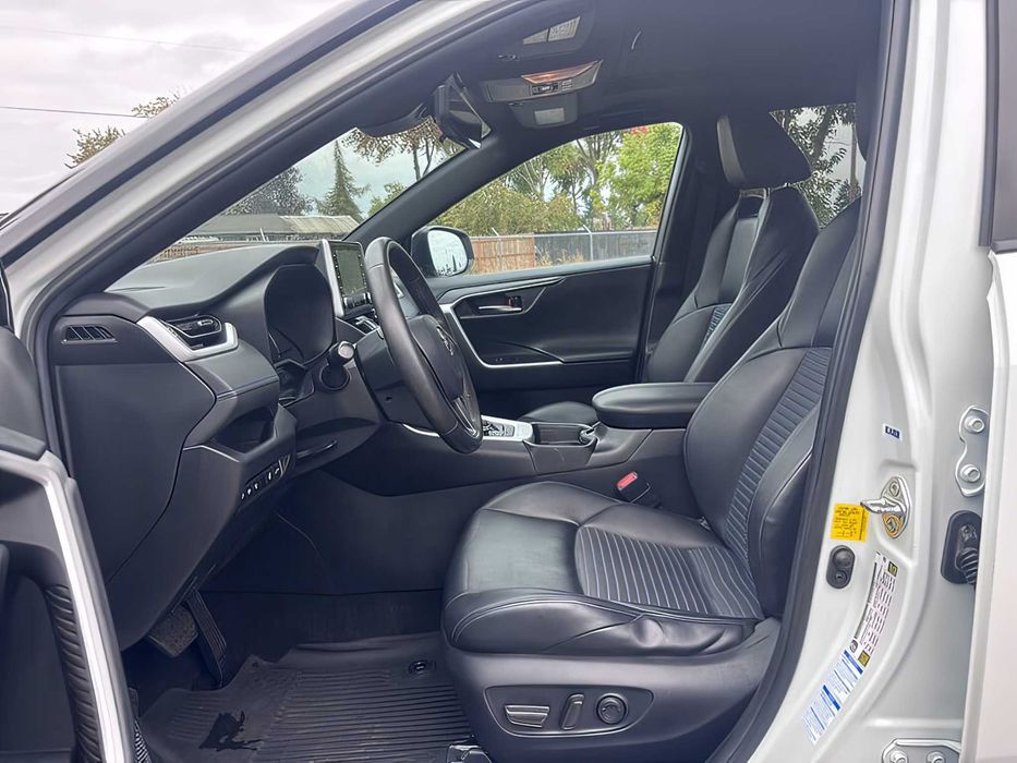 Toyota RAV4      2020