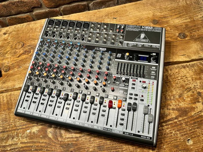 Mikser Analogowy Behringer XENYX X1832 USB