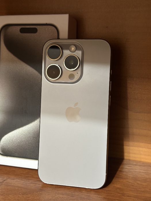 iPhone 15 pro Natural Titanium 256 gb