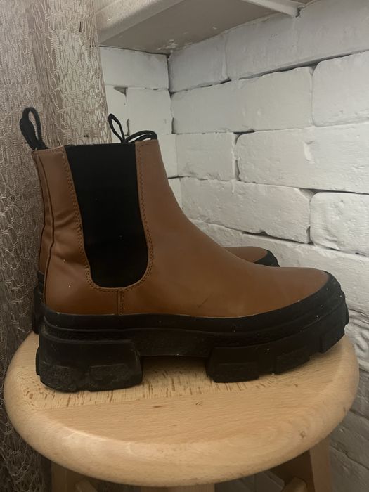 Черевики Челсі zara коричневі еко шкіра 37 р