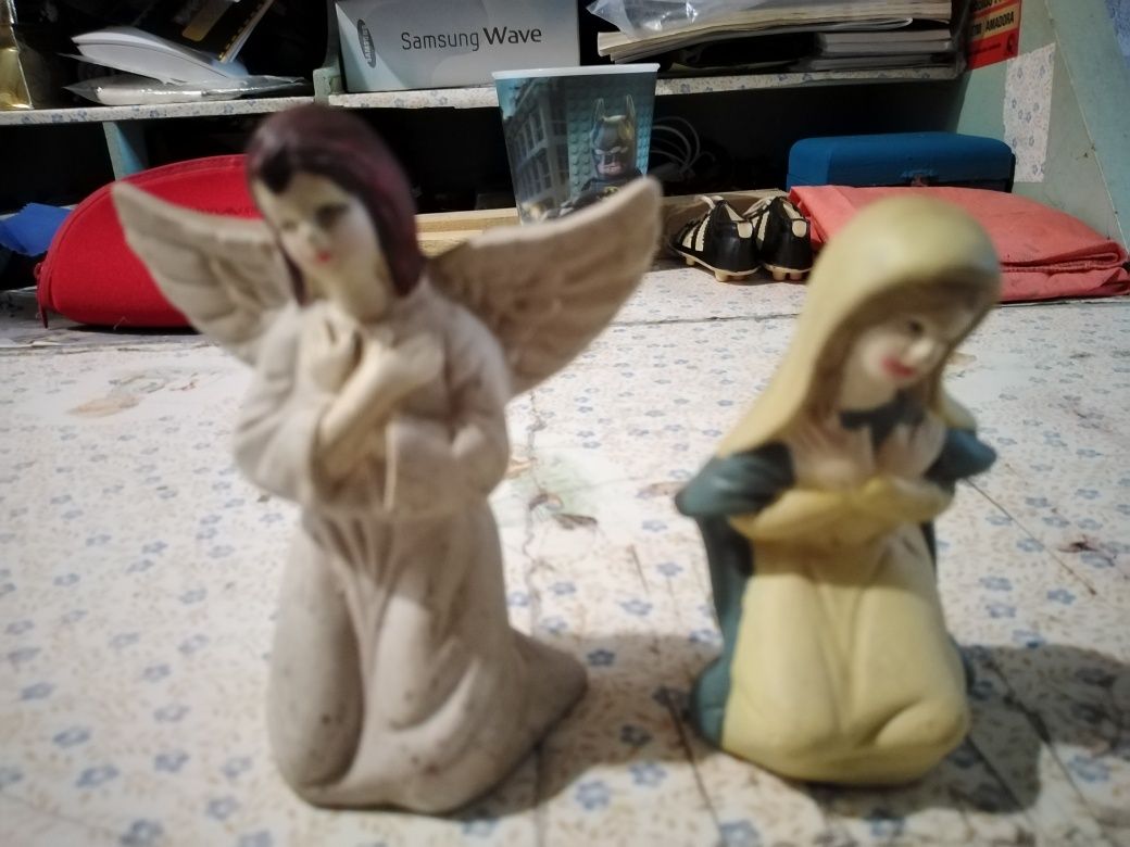 Vendo bonecos de jarro bom estado
