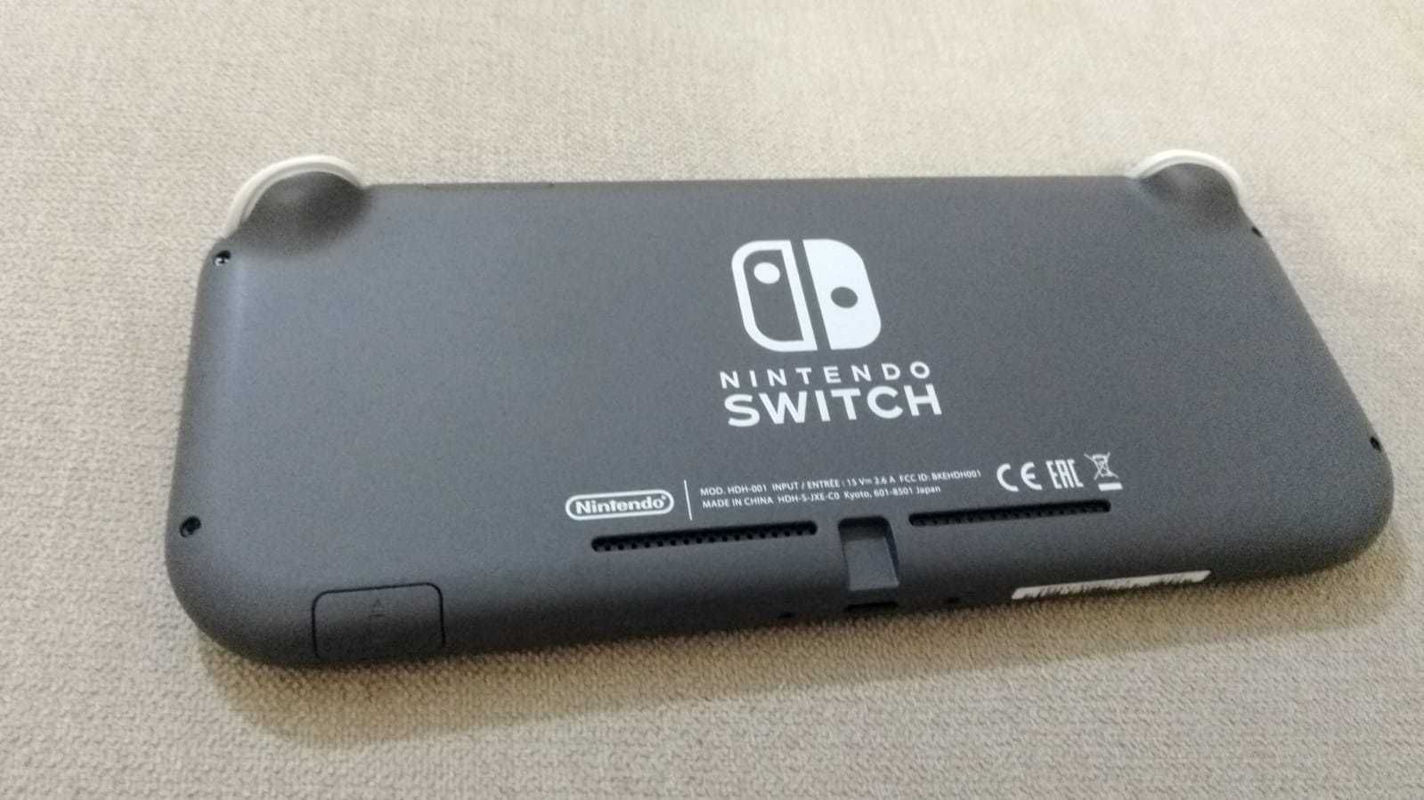 Switch LITE grey pouco usada na caixa original + FF 10 = 120€ Setúbal