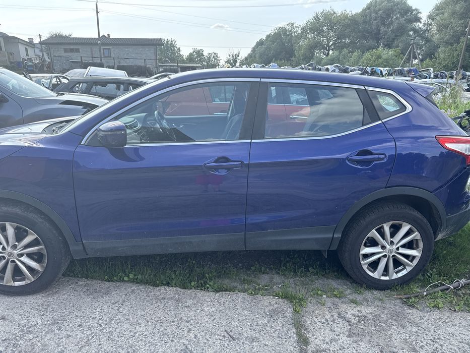 Двері дверь Nissan Qashqai J11 Rogue Sport 13-21