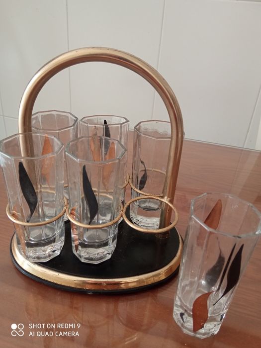 Bandeja mini com 6 copos licor