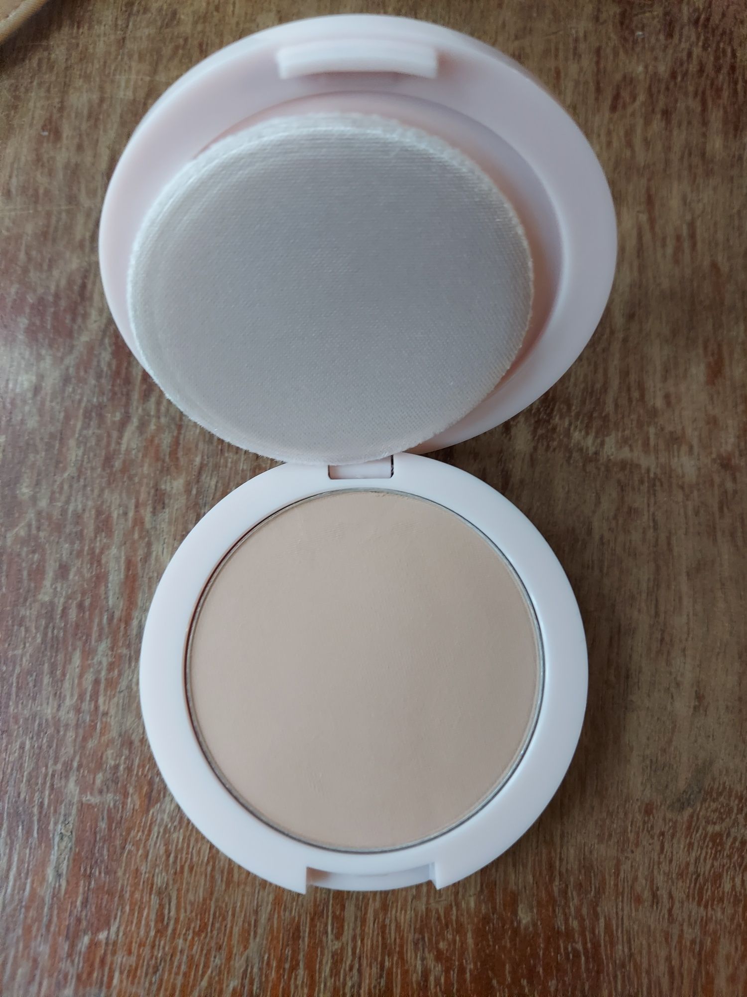 Пудра Oriflame OnColour face powder beige