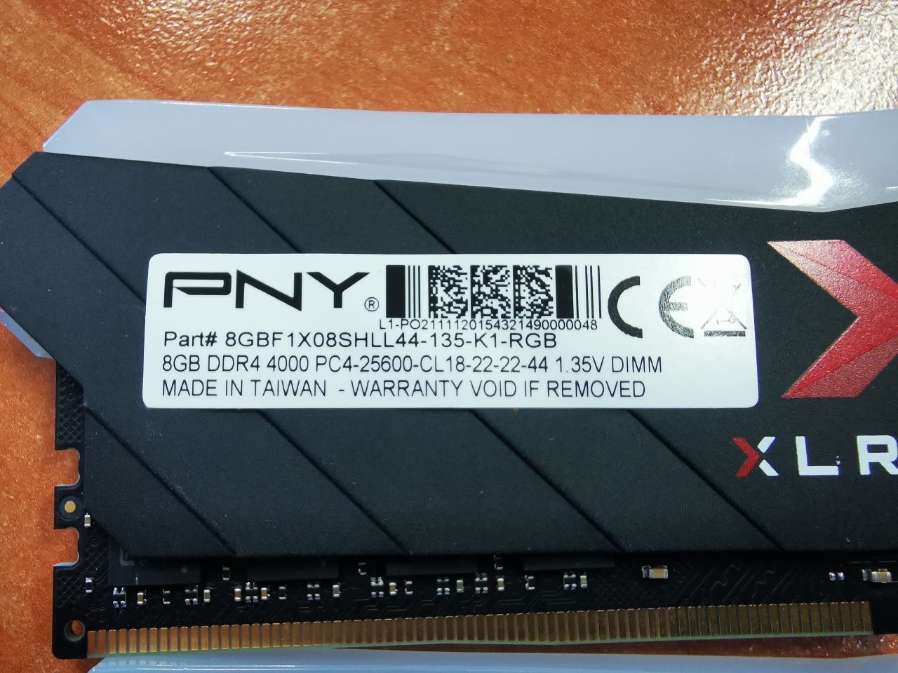 Pamięć RAM PNY XLR8 DDR4 16GB (2x8GB) 4000 MHz RGB