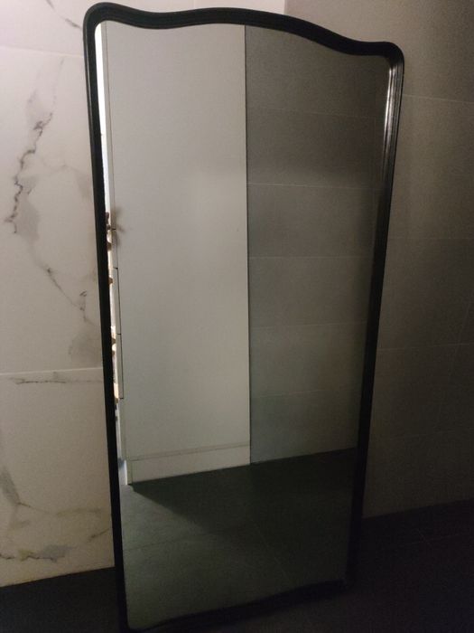 duze lustro drewniana rama czarna