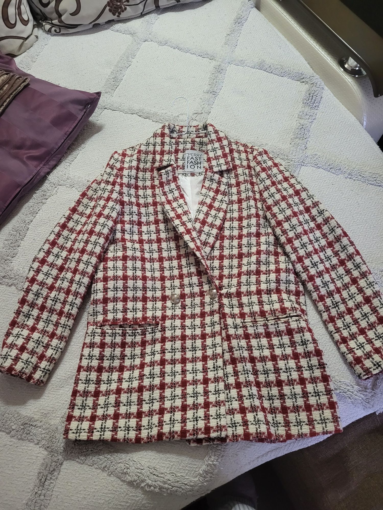 Стильний піджак (червоно-білого кольору)