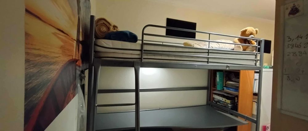 SVÄRTA Rama łóżka na antresoli, srebrny, 90x200 cm, biurko i materac