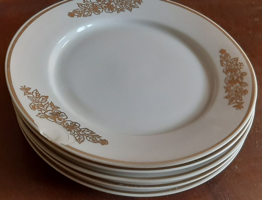 Talerze płaskie 5 sztuk lata 80 XX wieku