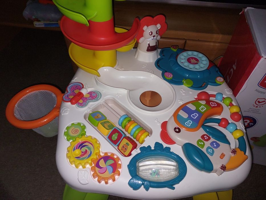 Превосходная развивающая игрушка- столик