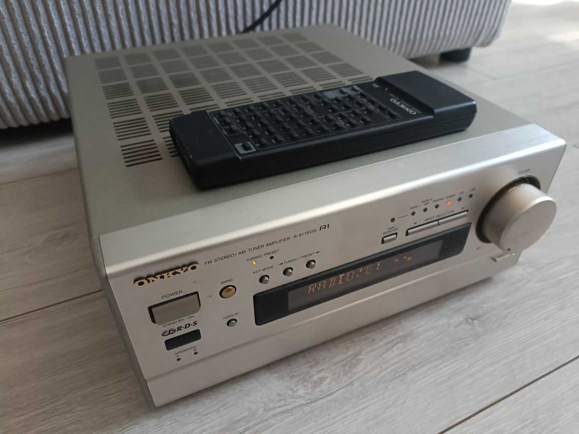 Onkyo R-811 RDS Amplituner stereo