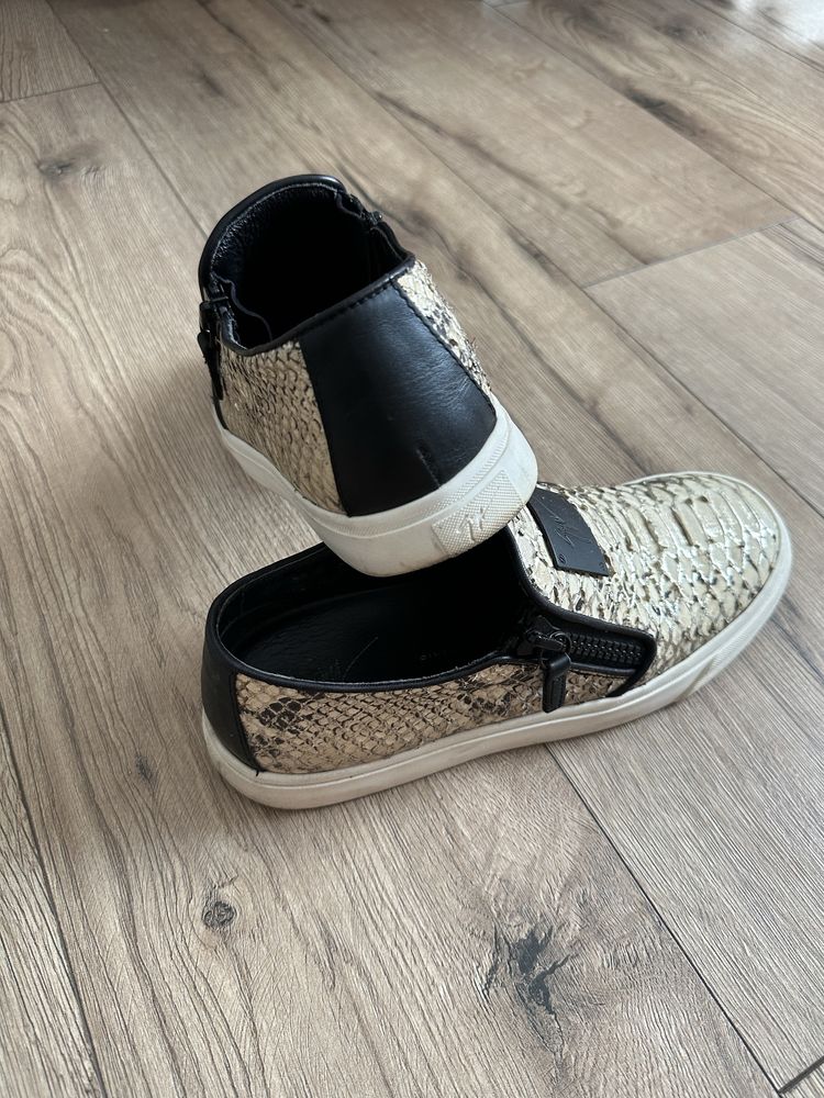 Сліпони шкіряні Giuseppe Zanotti Gail 38 розмір