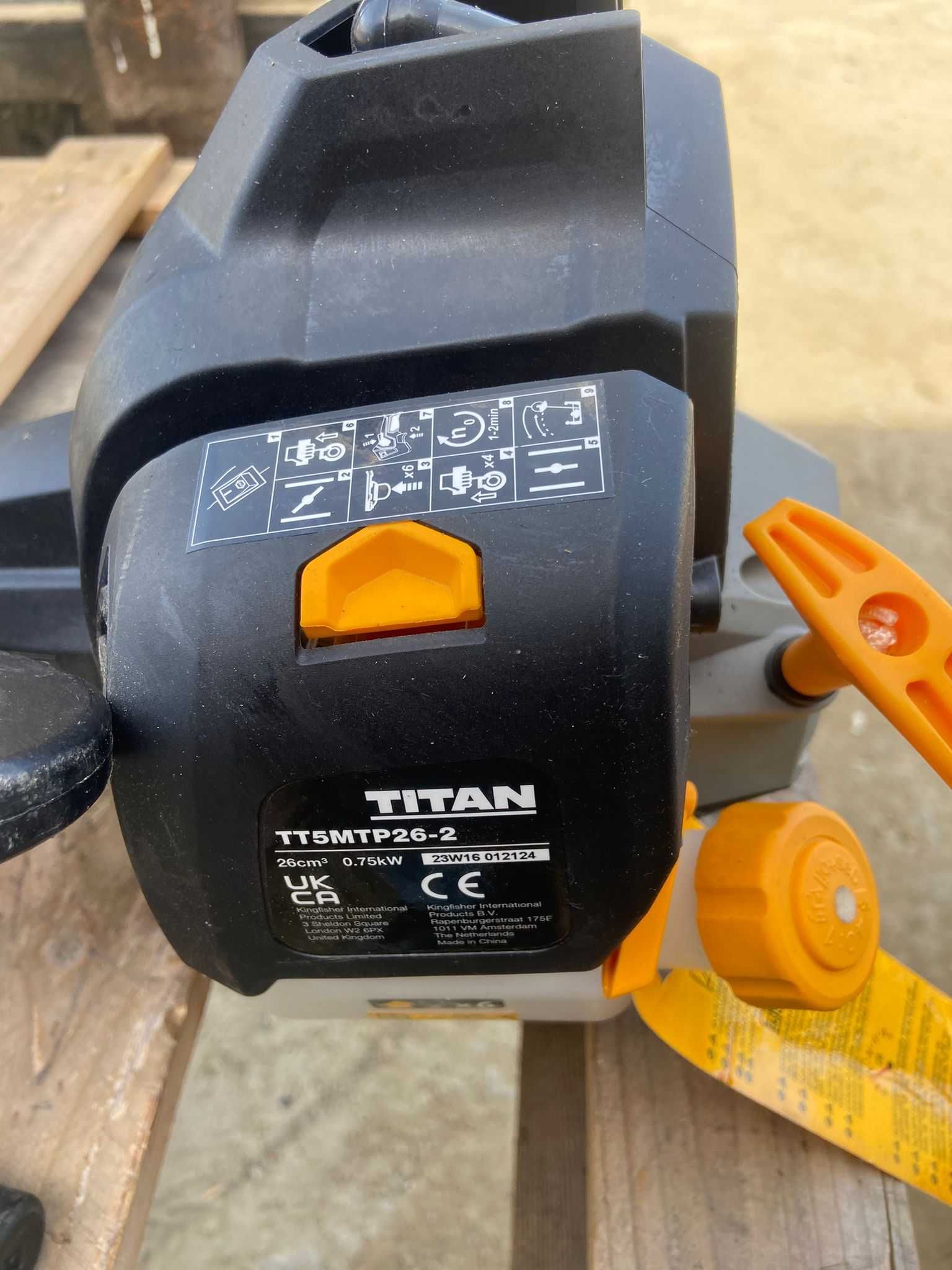 Podkaszarka Titan TT5MTP26-2 26cc 38A/8