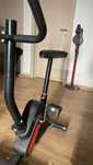 Bicicleta parada para treinar em casa