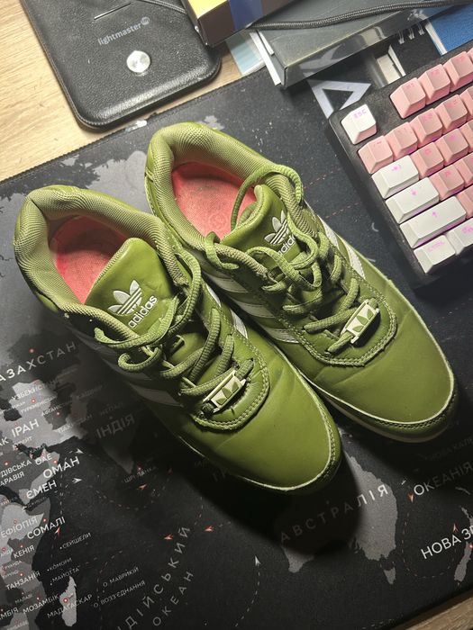 Кросівки Adidas жіночі