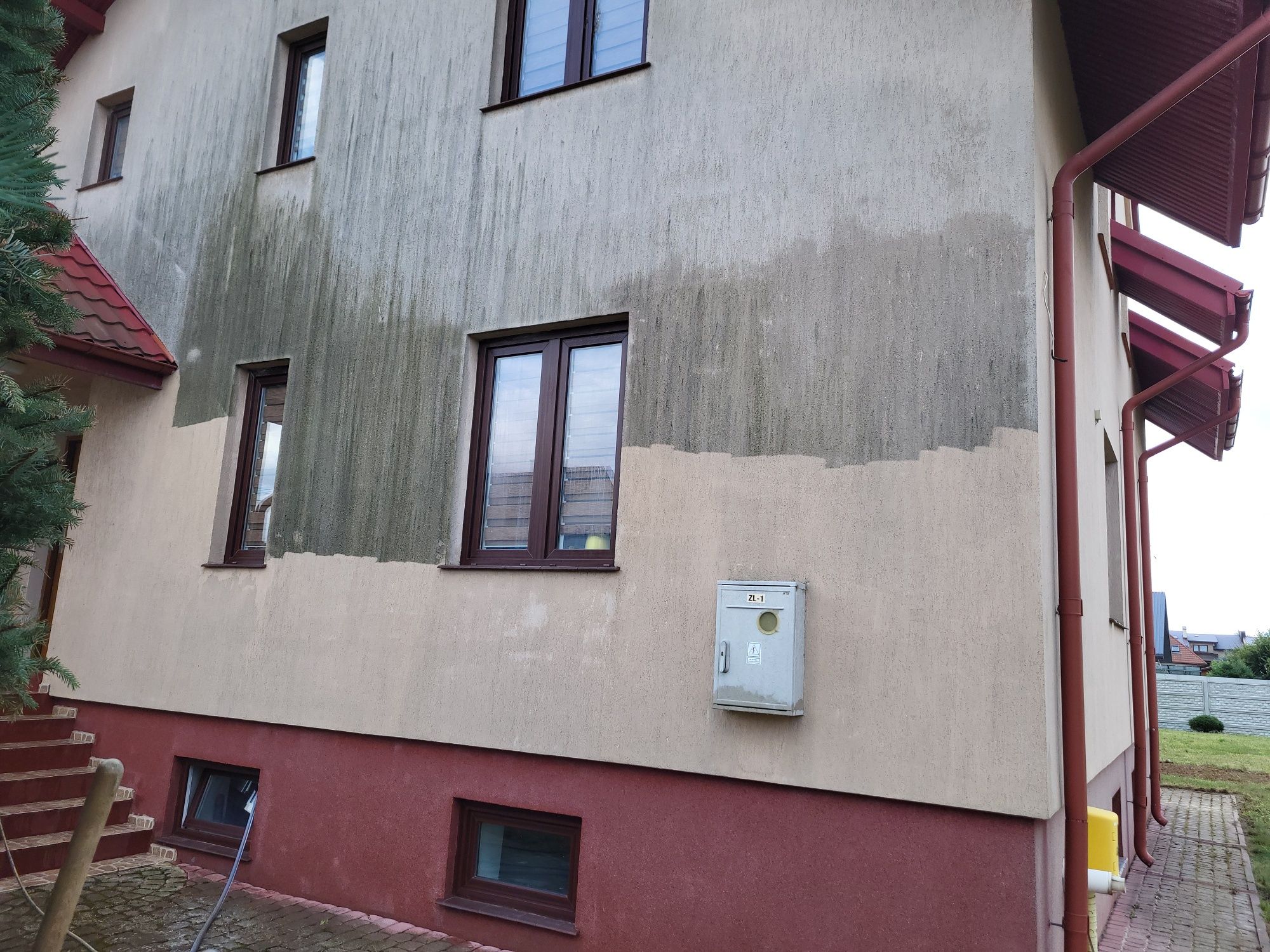 Mycie dachów, elewacji, kostki brukowej, ogrodzeń, tarasów, hal