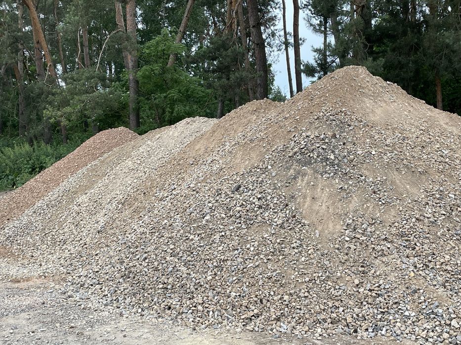 Piach żwir kruszywa grysy ziemia ogrodowa - transport