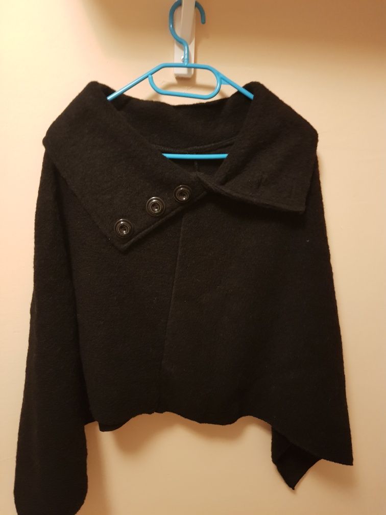 Ponczo Włoskie 80% wool firmy Vera Tucci roz uniwersalny