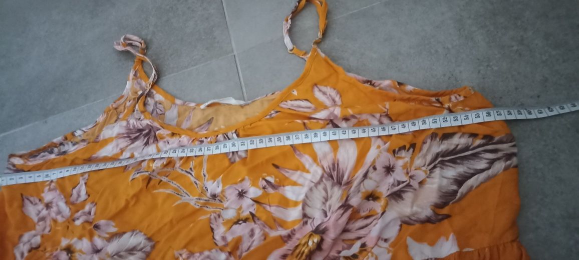 Letnia sukienka w kwiaty