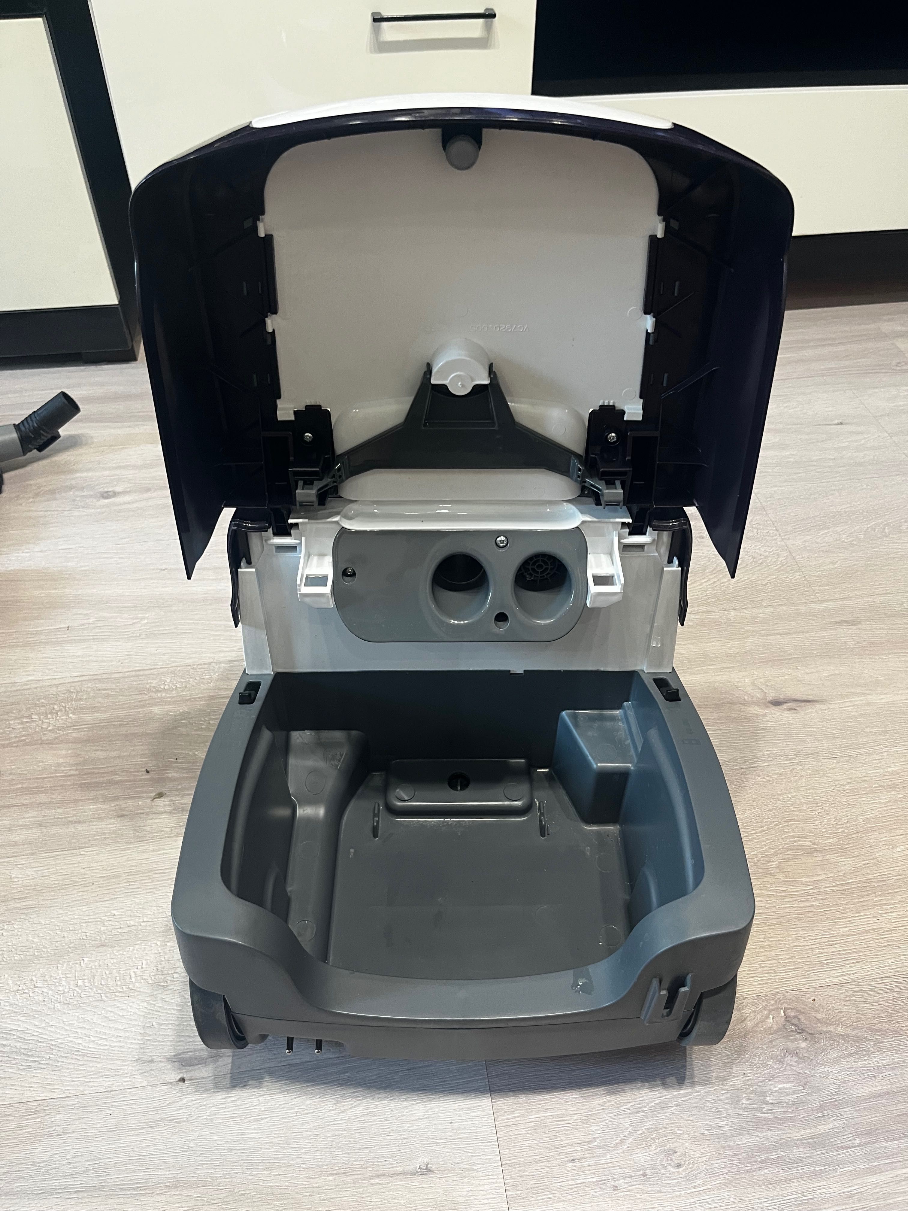 Продається миючий пилосос Bosch BWD41740